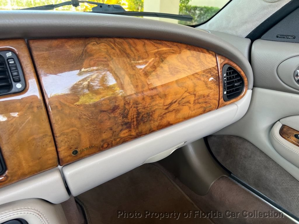 Used 2001 Jaguar XKR Convertible RWD image 58