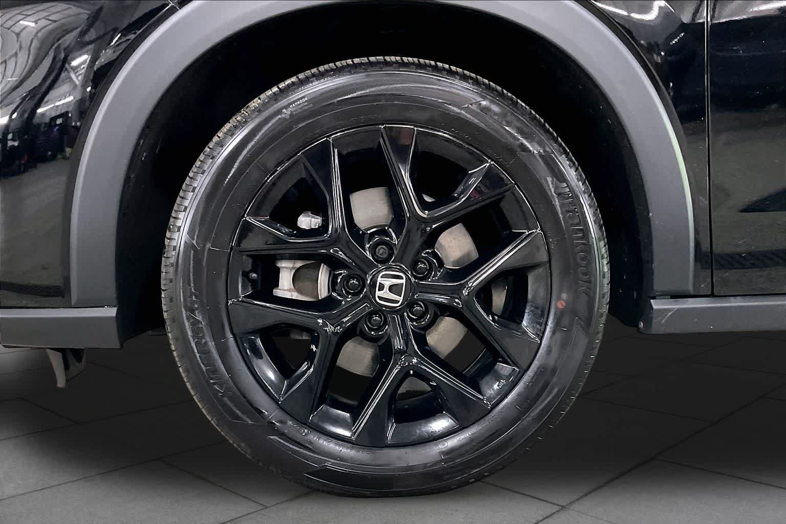 Used 2024 Honda HR-V Sport image 11