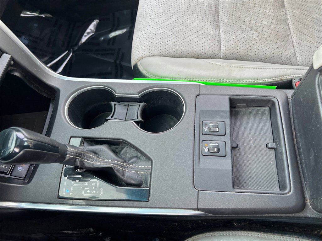Used 2015 Toyota Camry XSE image 22