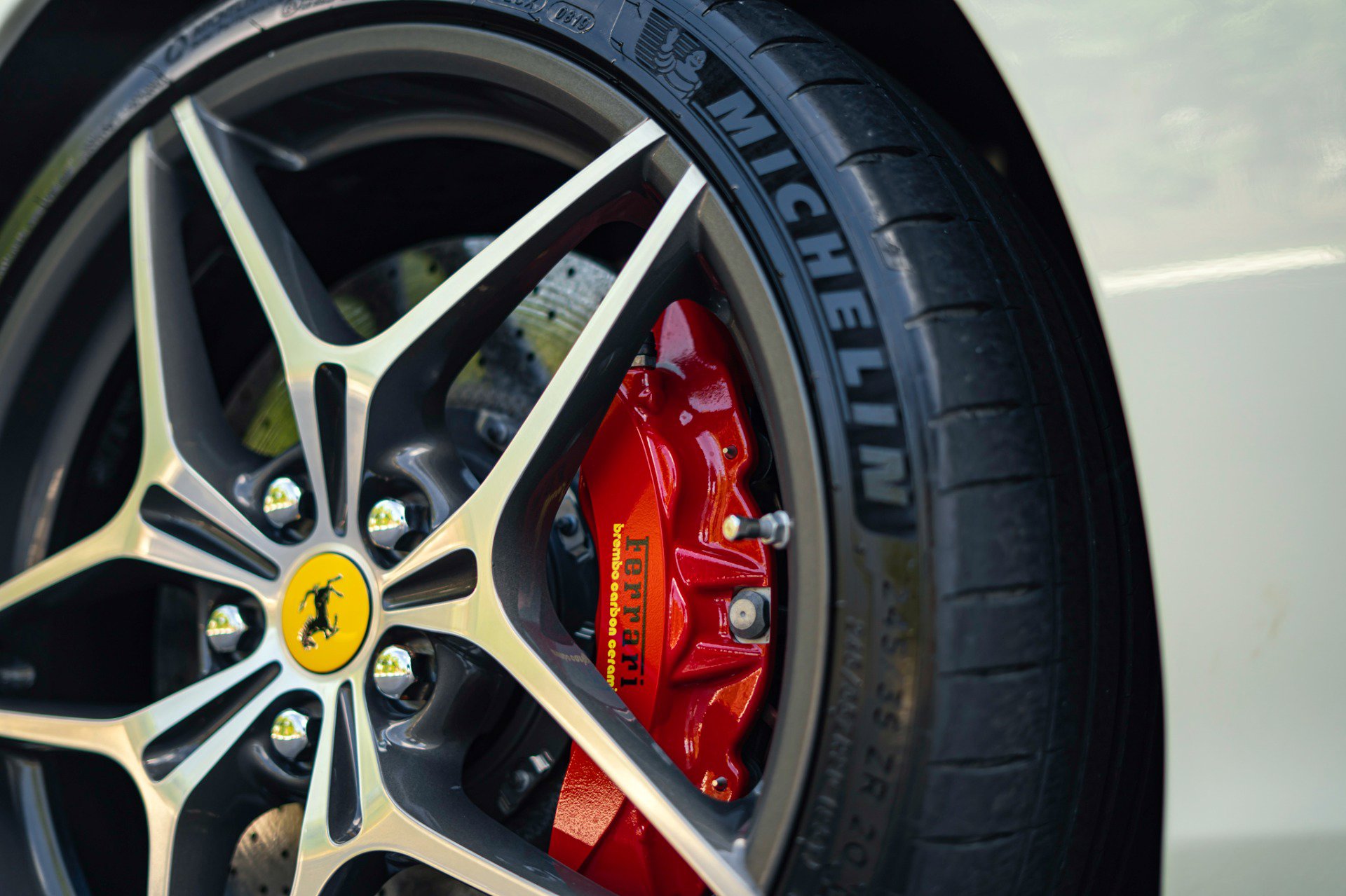 Used 2017 Ferrari California T RWD video 3