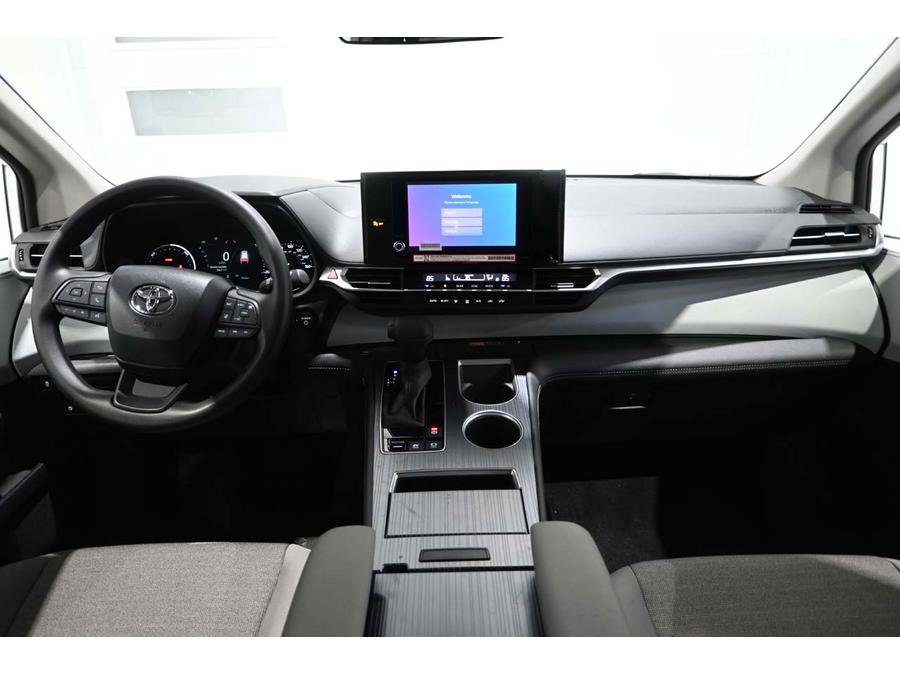 New 2025 Toyota Sienna LE image 21
