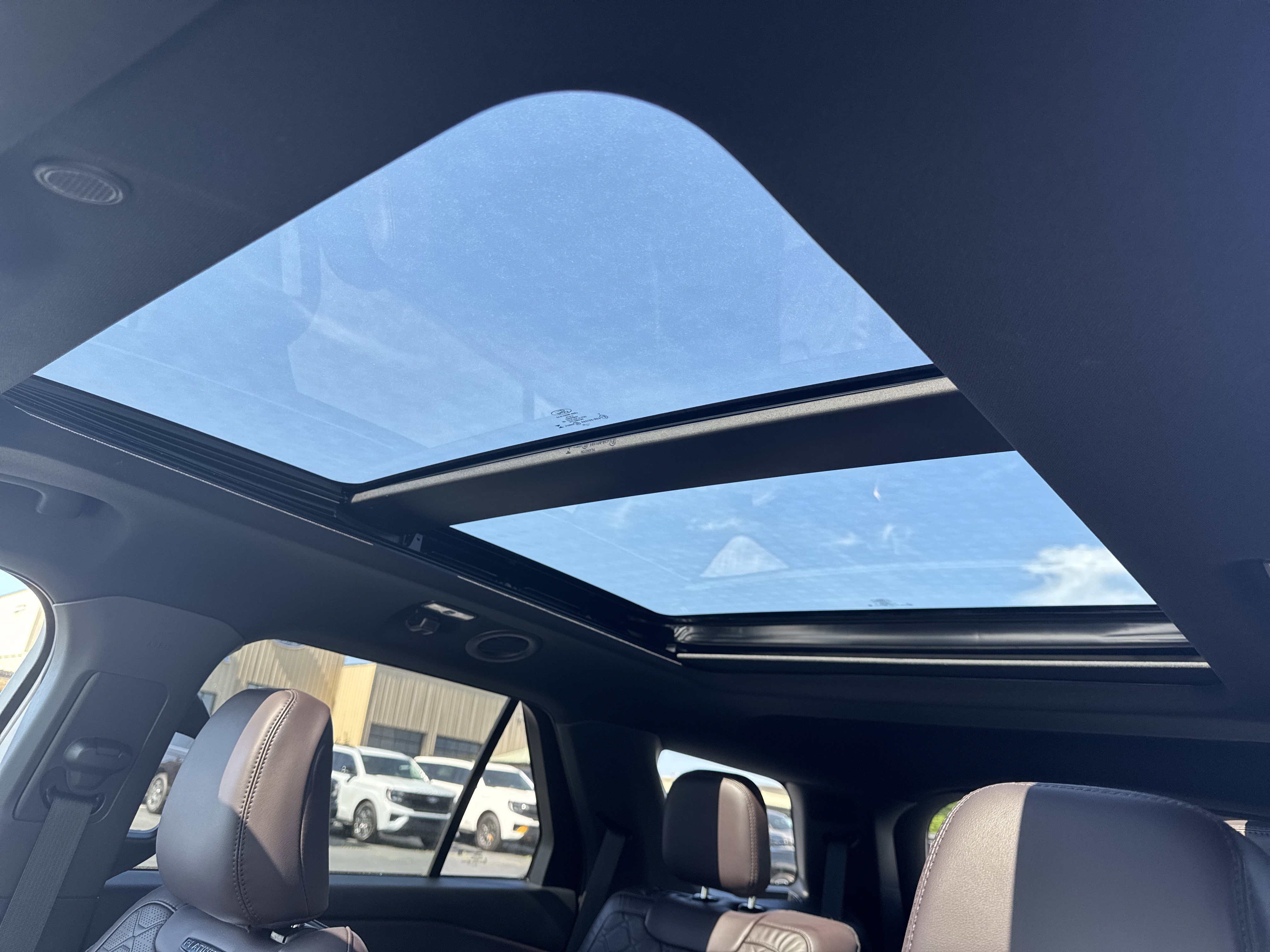 Used 2025 Ford Explorer Platinum w/ Ultimate Package image 10