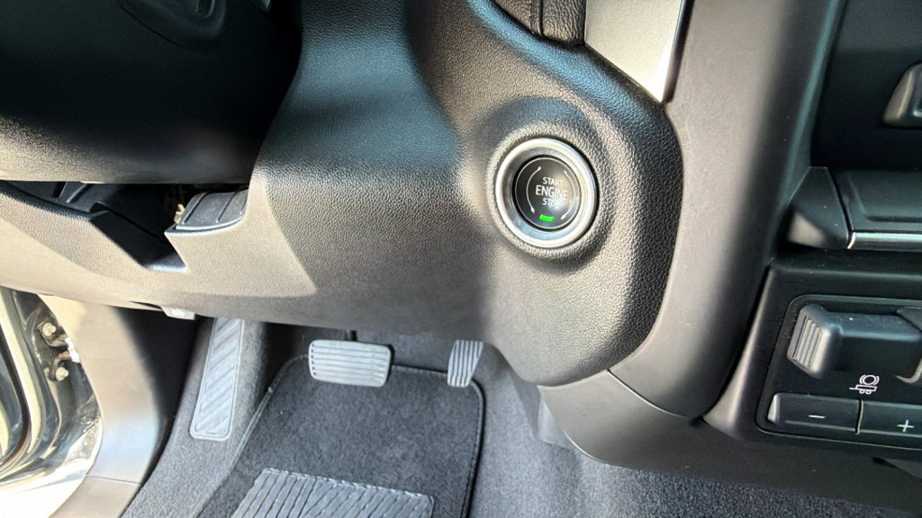 Used 2020 Chevrolet Silverado 1500 RST AWD/4WD image 17