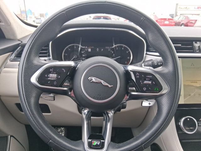 Used 2023 Jaguar F-PACE R-Dynamic S image 19