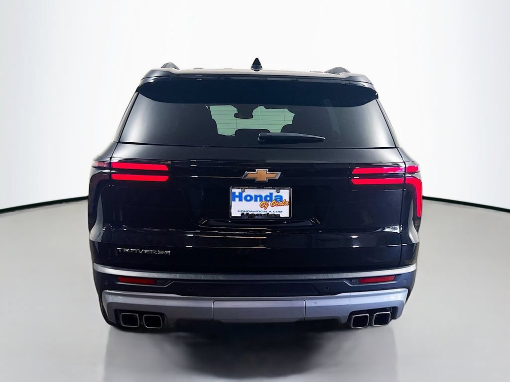 Used 2025 Chevrolet Traverse LT FWD image 24