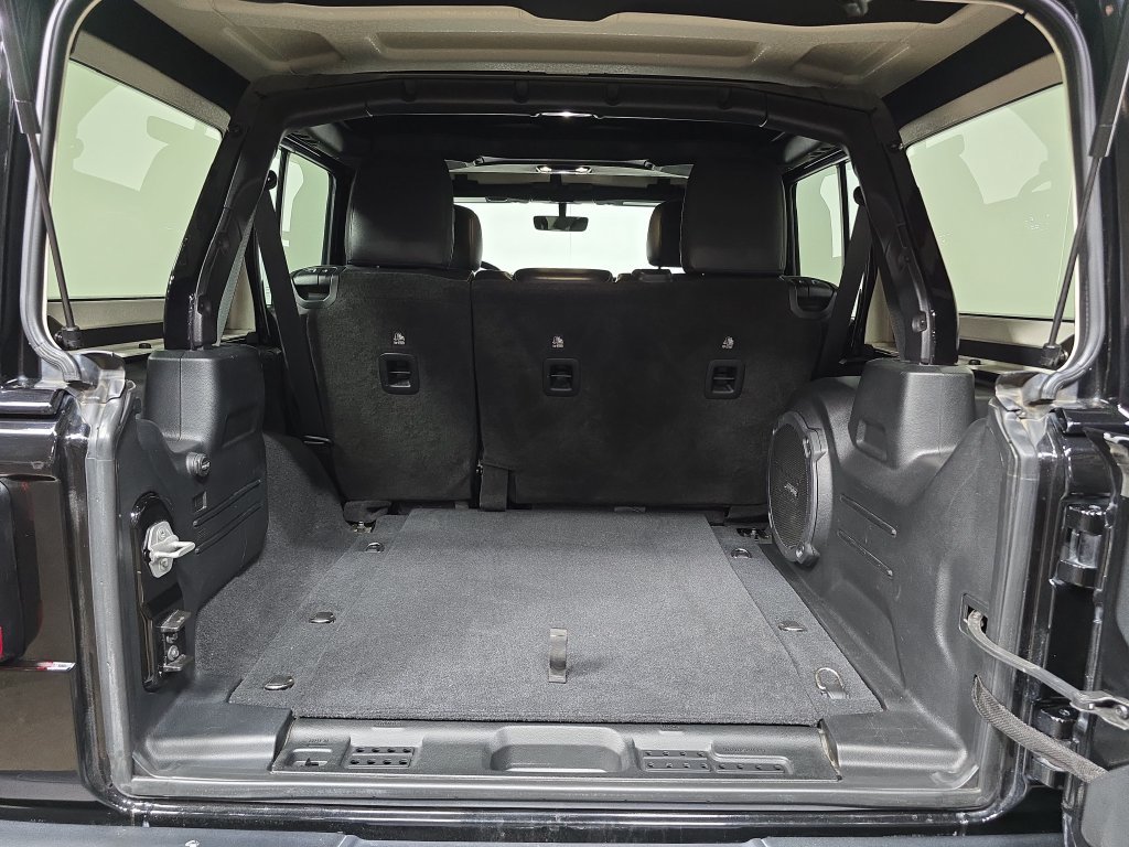 Used 2020 Jeep Wrangler Unlimited Rubicon AWD/4WD image 25