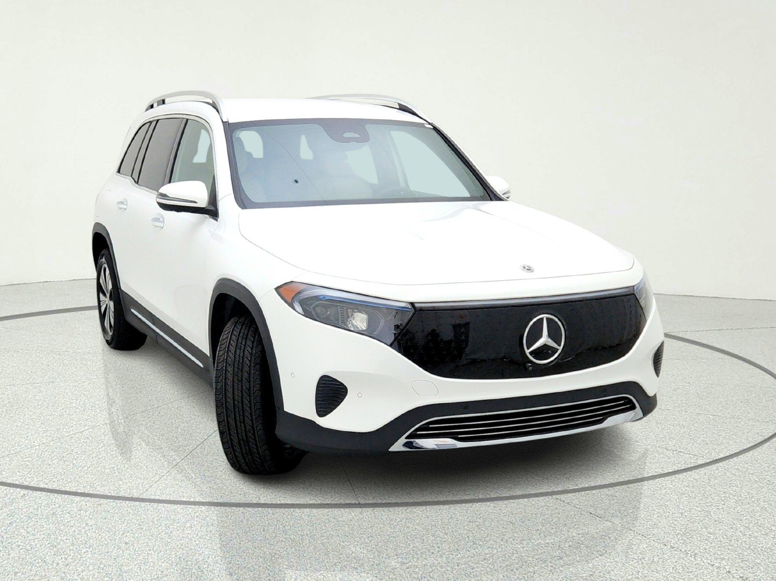 Certified 2025 Mercedes-Benz EQB 250+ w/ Driver Assistance Package image 4