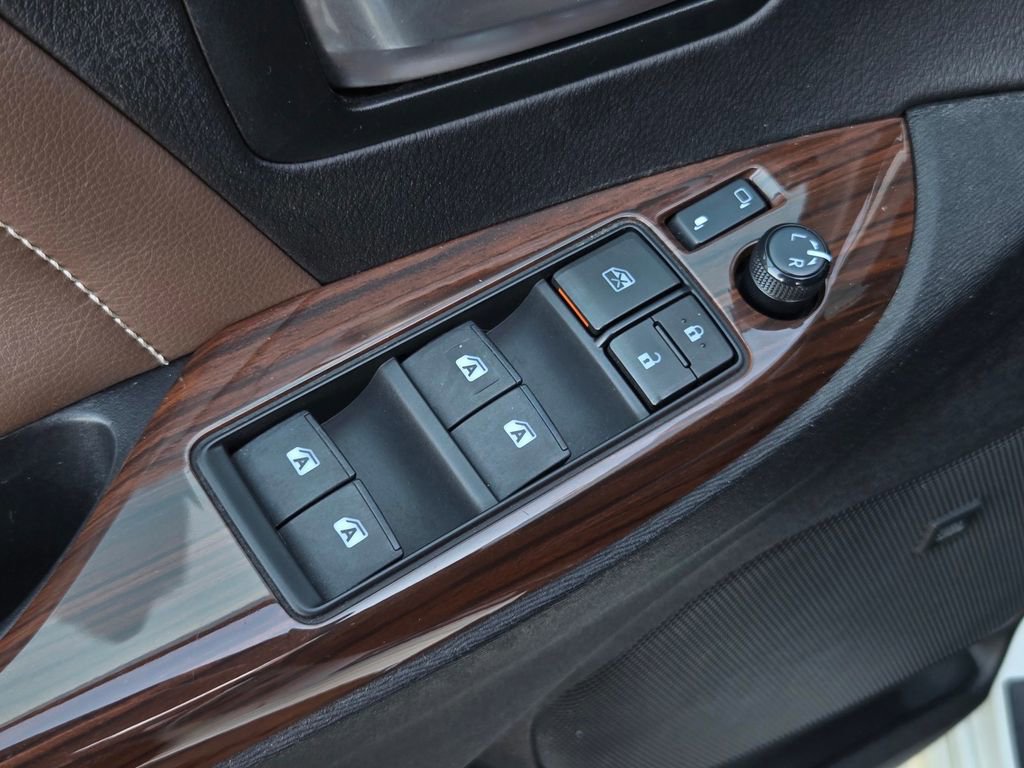 Used 2017 Toyota Sienna Limited image 11