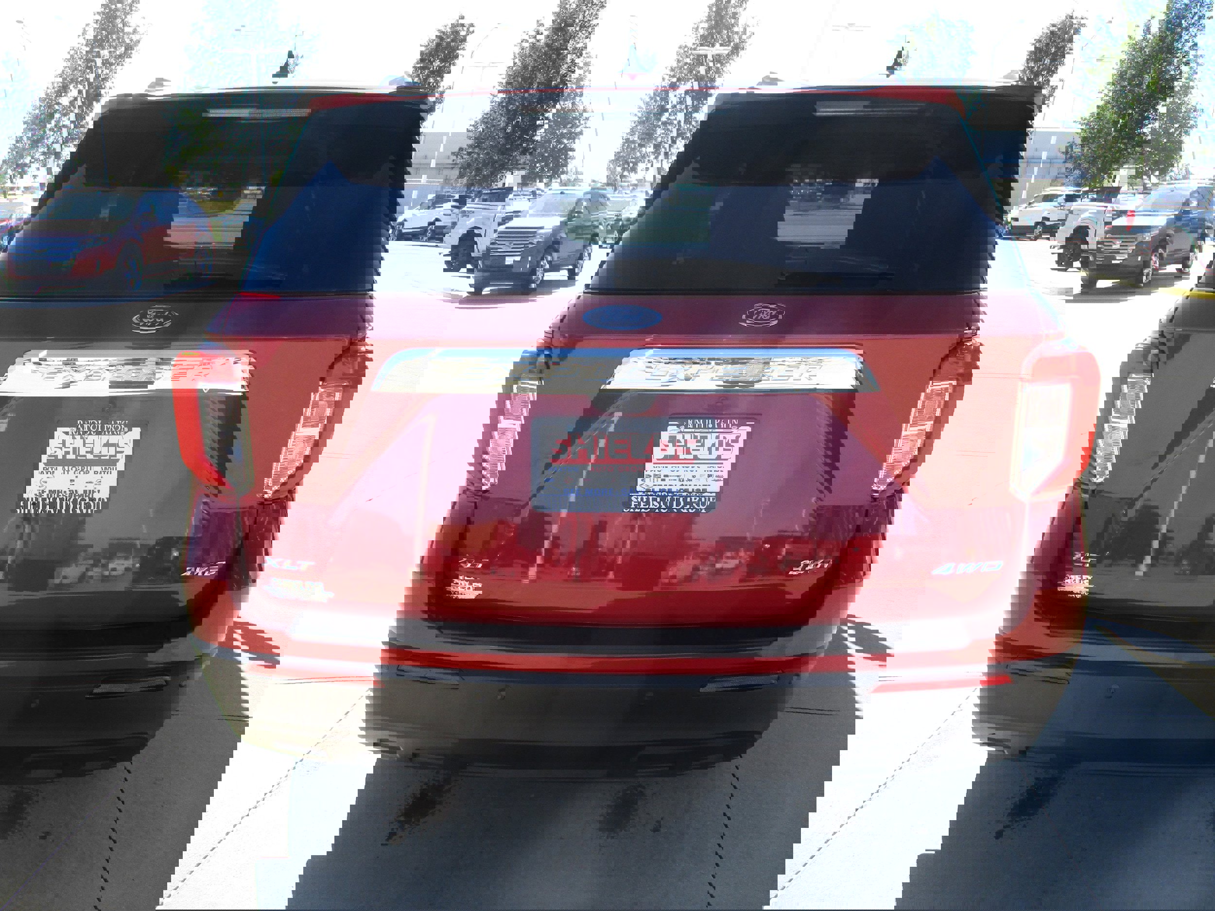 Used 2023 Ford Explorer XLT image 5