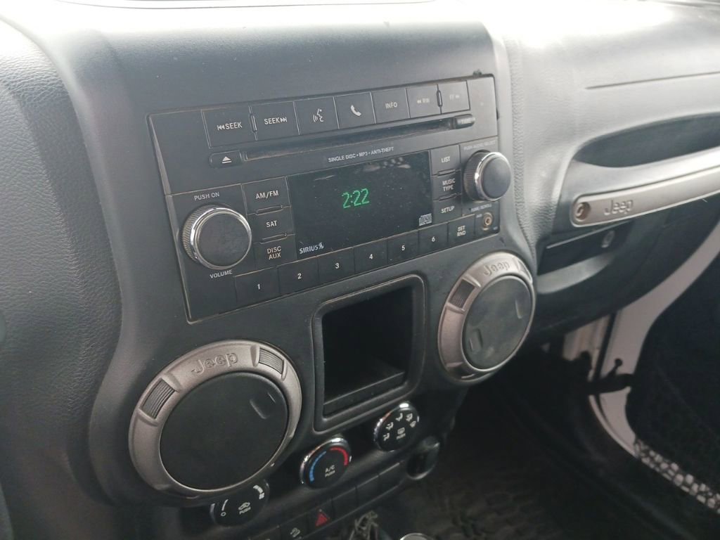 Used 2016 Jeep Wrangler Sport AWD/4WD image 5