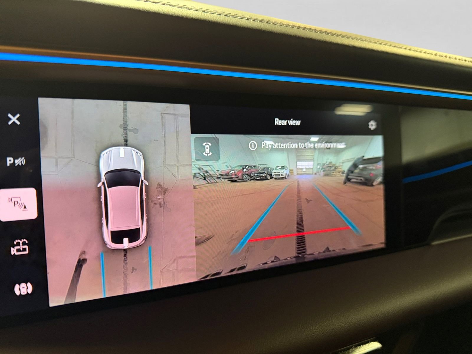 Used 2024 Porsche Macan 4 Electric image 30