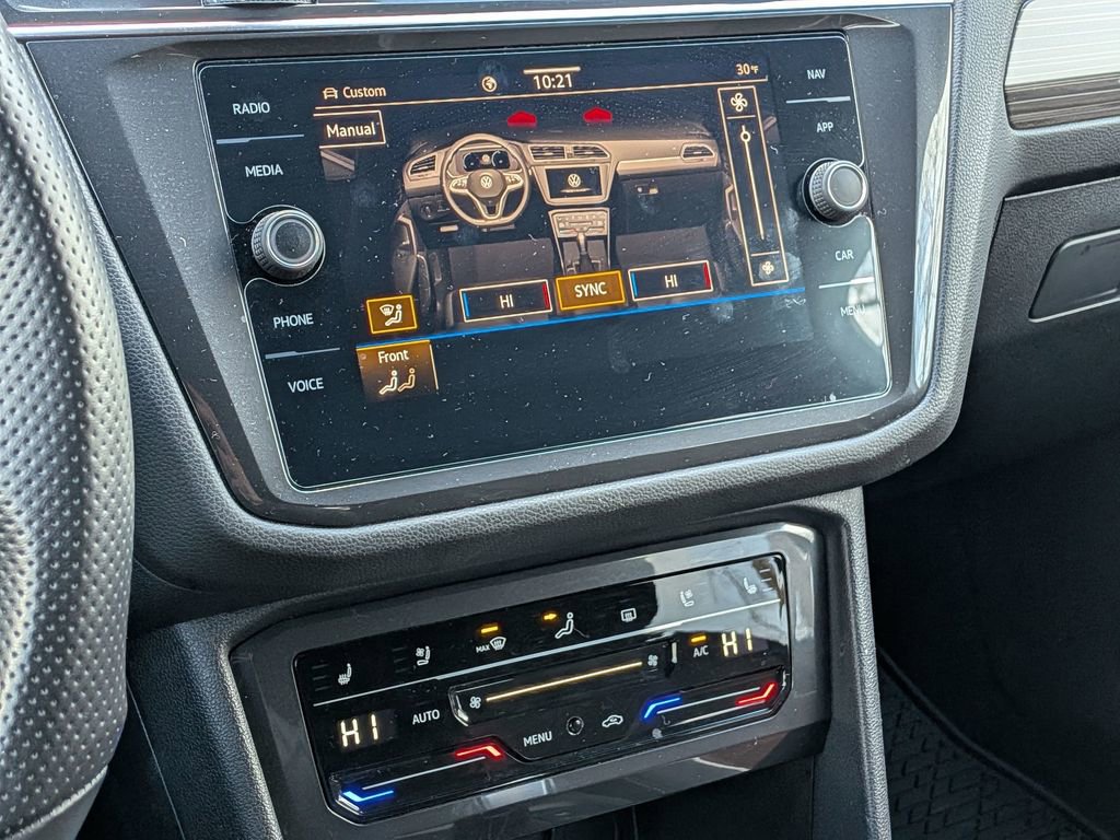 Used 2022 Volkswagen Tiguan SEL R-Line image 25