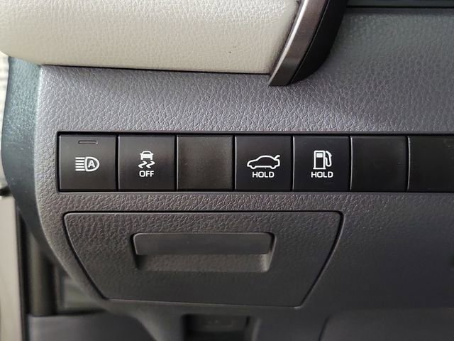Used 2019 Toyota Camry SE w/ Convenience Package FWD image 23