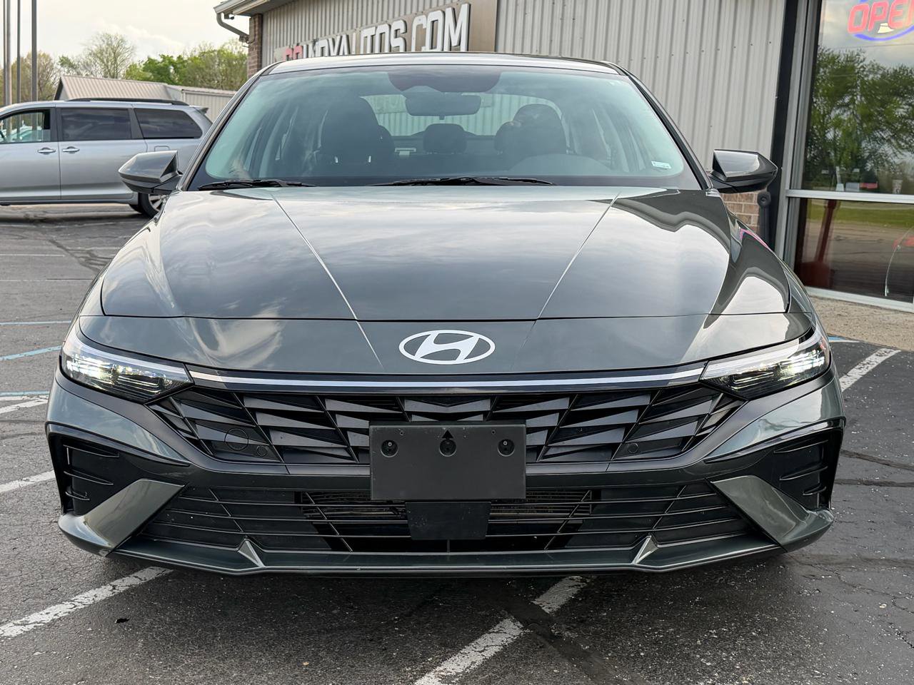 Used 2025 Hyundai Elantra SEL image 8