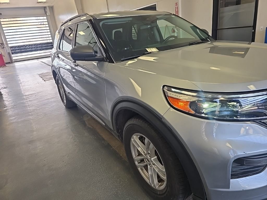 Certified 2022 Ford Explorer XLT image 1