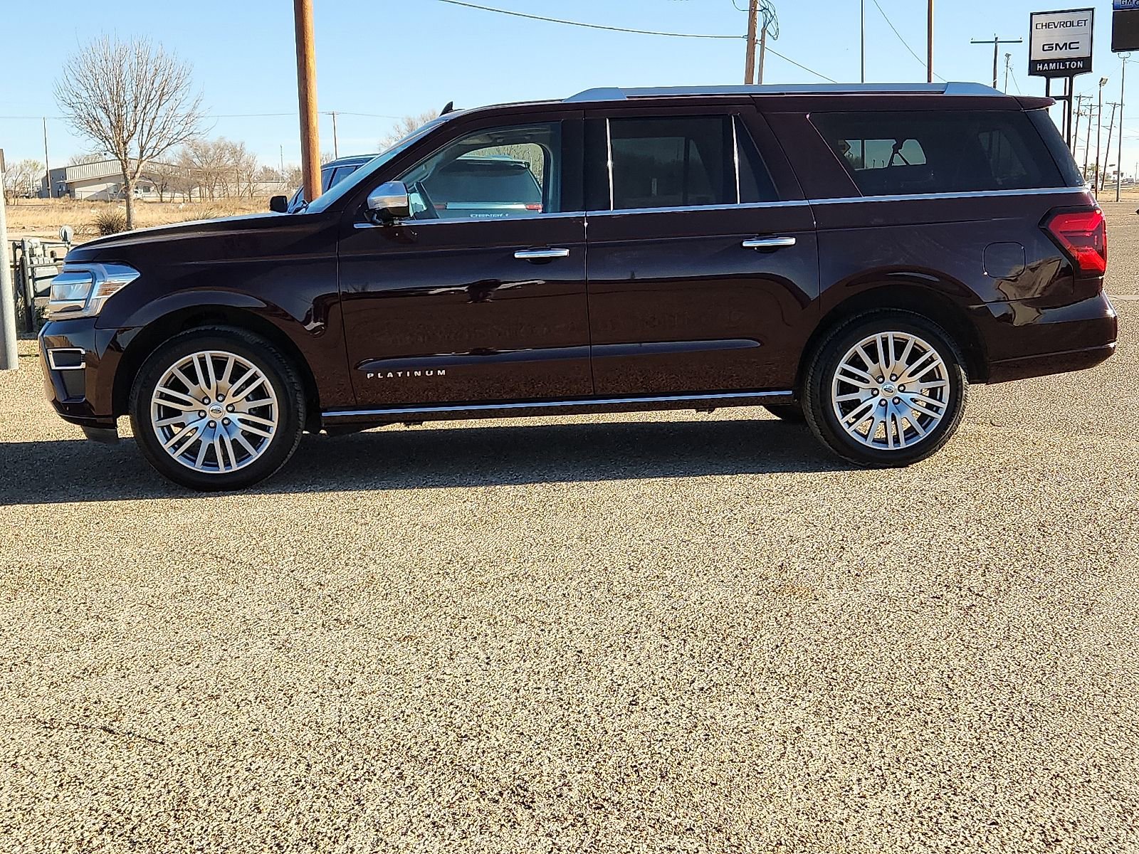 Used 2023 Ford Expedition Max Platinum image 2