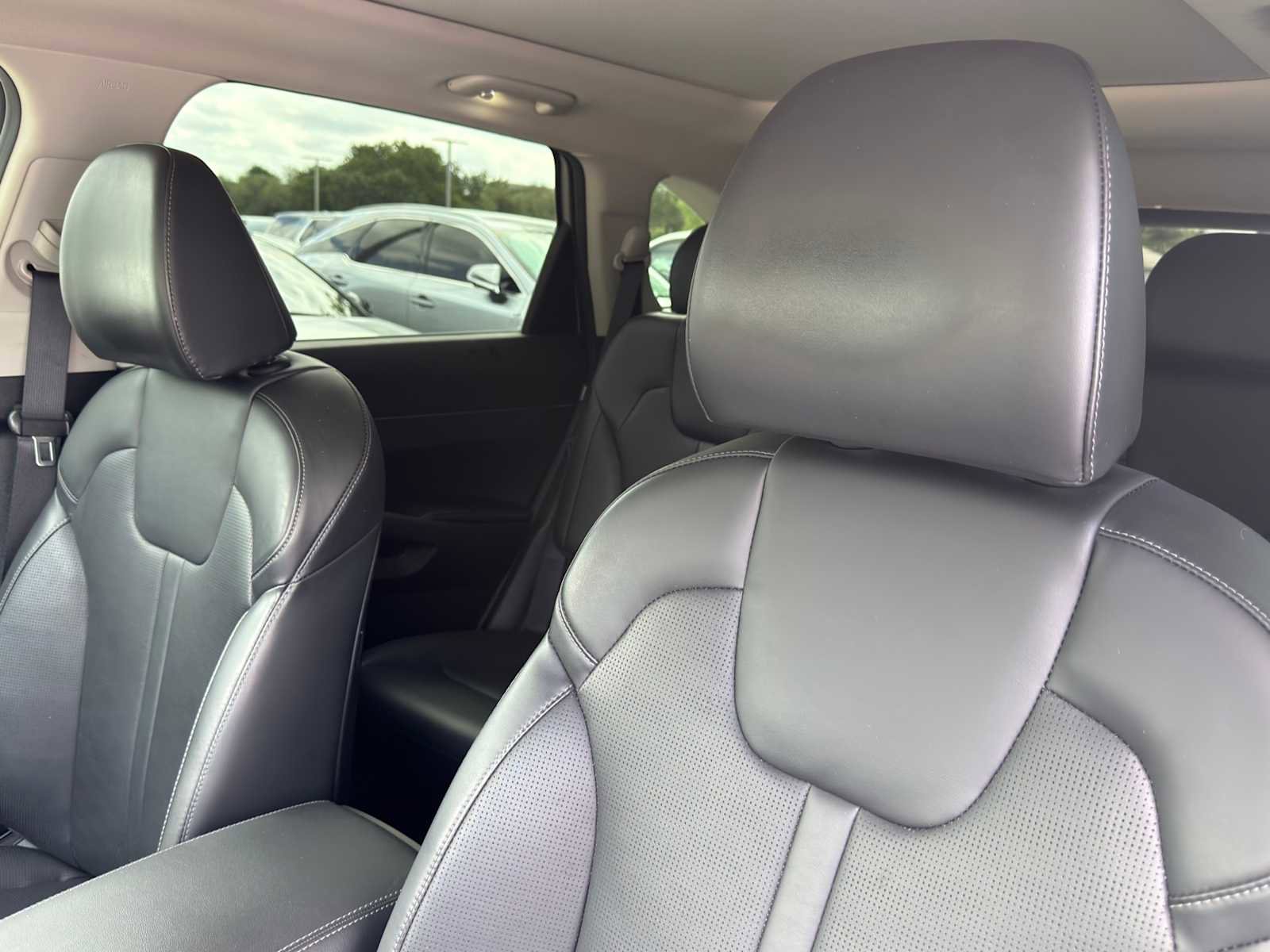 Certified 2024 Kia Sorento S w/ Panoramic Sunroof Package AWD/4WD image 11