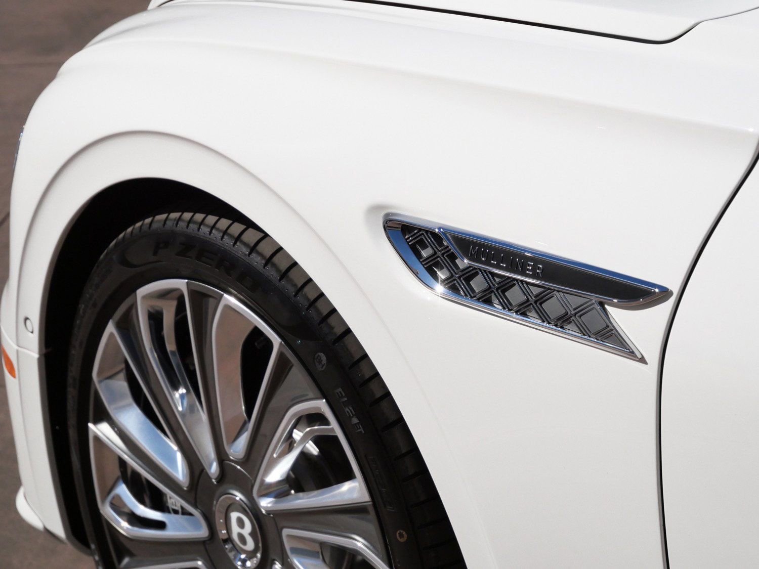 New 2026 Bentley Flying Spur Plug-In Hybrid AWD/4WD image 11