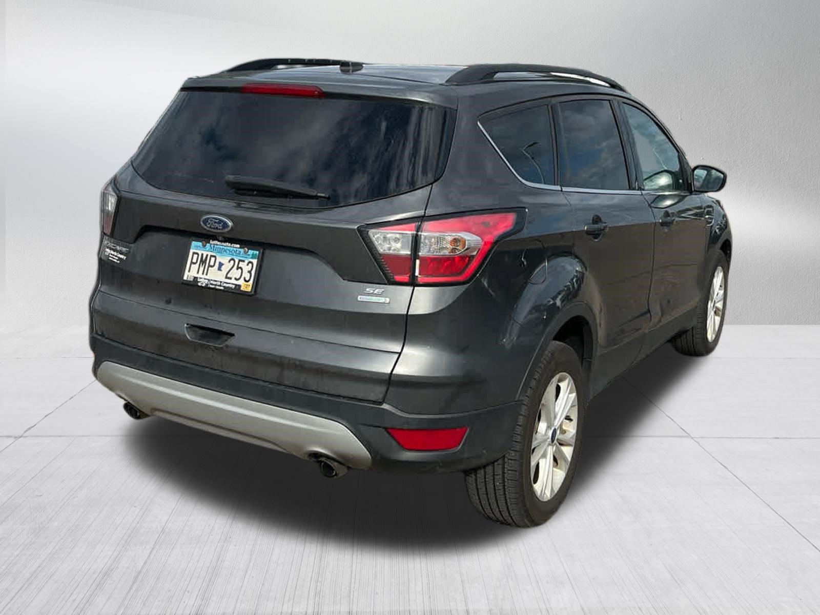 Used 2017 Ford Escape SE w/ Equipment Group 201A FWD image 3