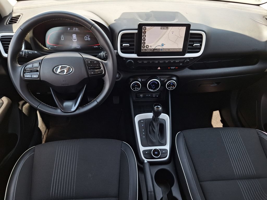 Used 2024 Hyundai Venue Limited FWD image 14