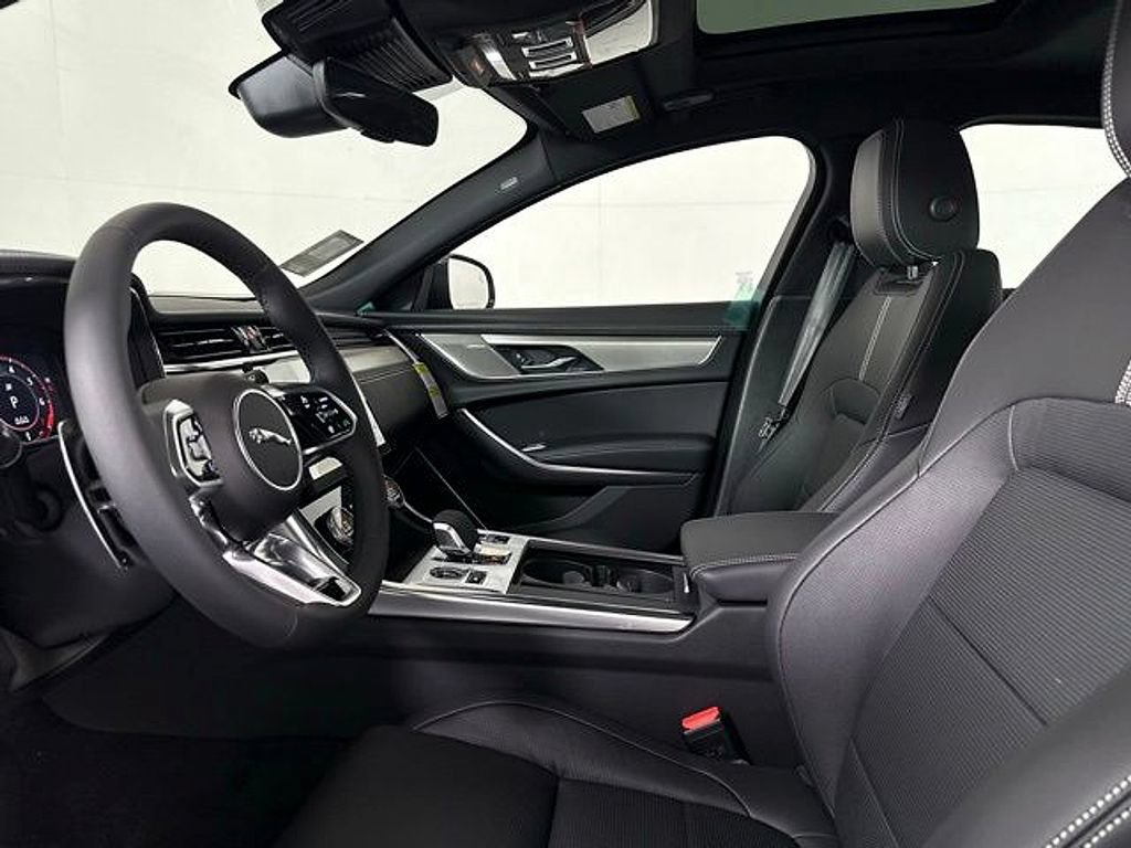 New 2024 Jaguar XF R-Dynamic SE AWD/4WD image 6
