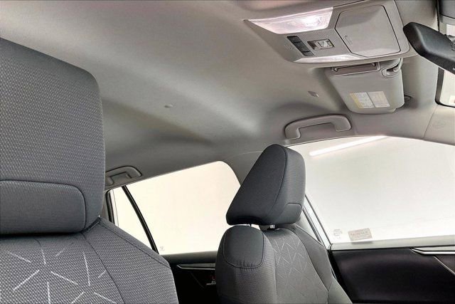 Used 2024 Toyota RAV4 XLE AWD/4WD image 25