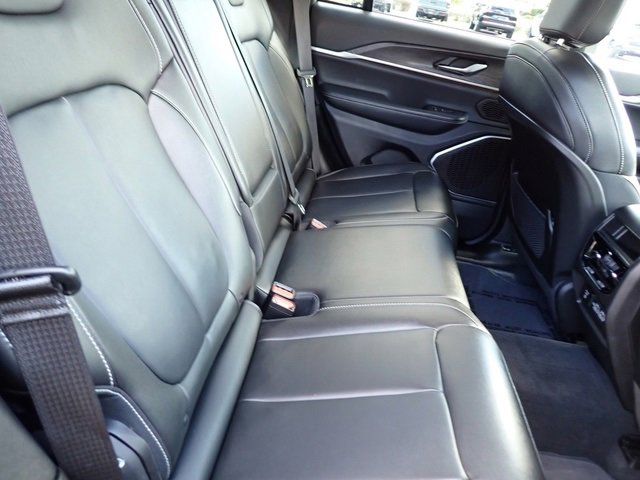 Certified 2023 Jeep Grand Cherokee Limited w/ Black Appearance Package image 15