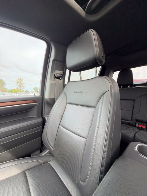 Used 2024 GMC Sierra 1500 Denali w/ Denali Reserve Package AWD/4WD image 16
