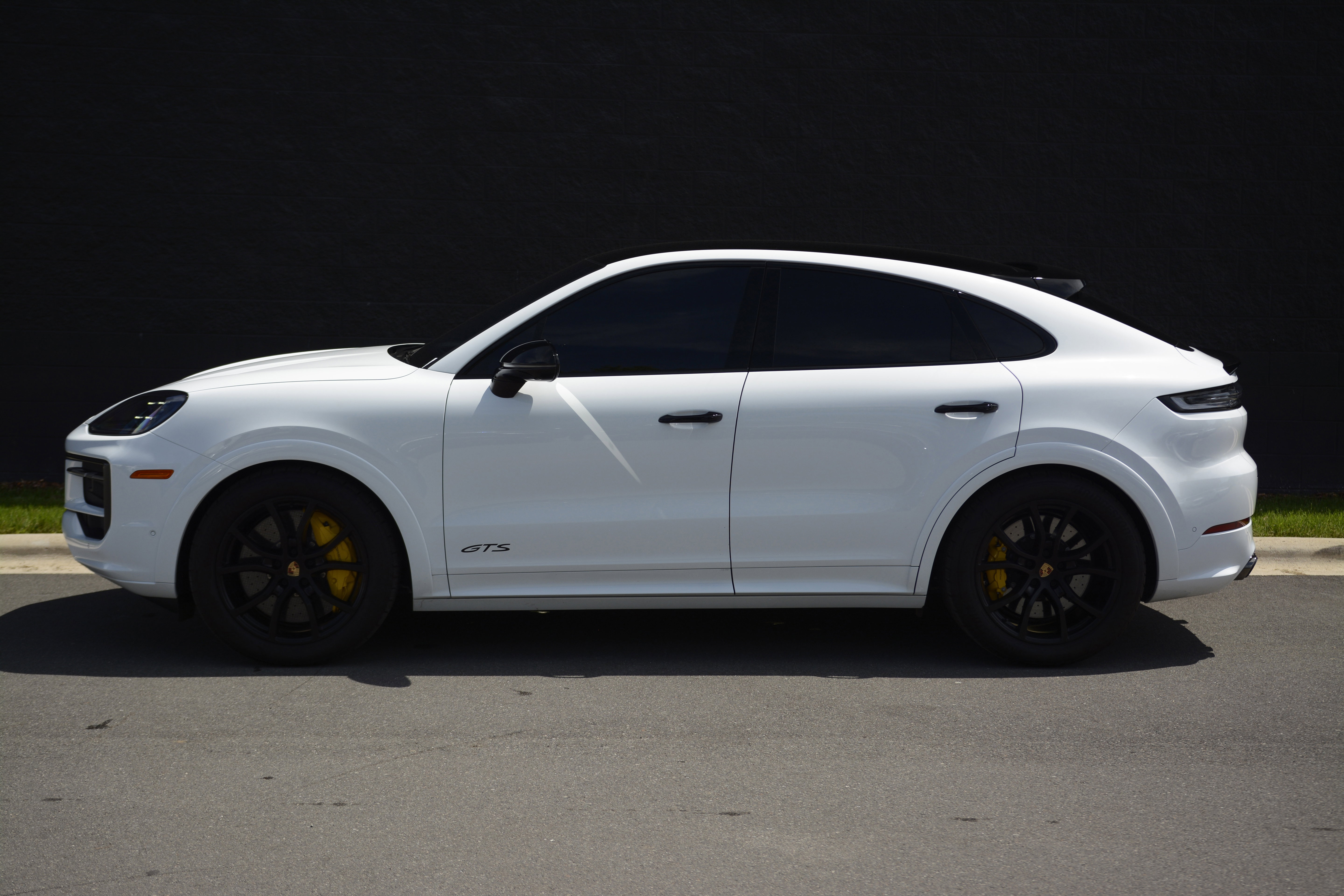 Used 2026 Porsche Cayenne GTS AWD/4WD image 2