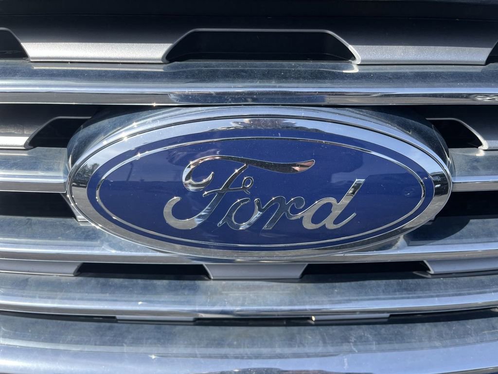 Used 2020 Ford Edge Titanium image 31