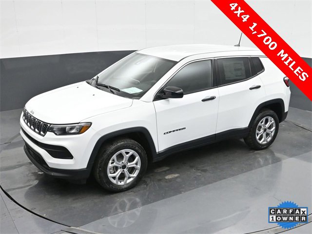 Used 2025 Jeep Compass Sport image 33