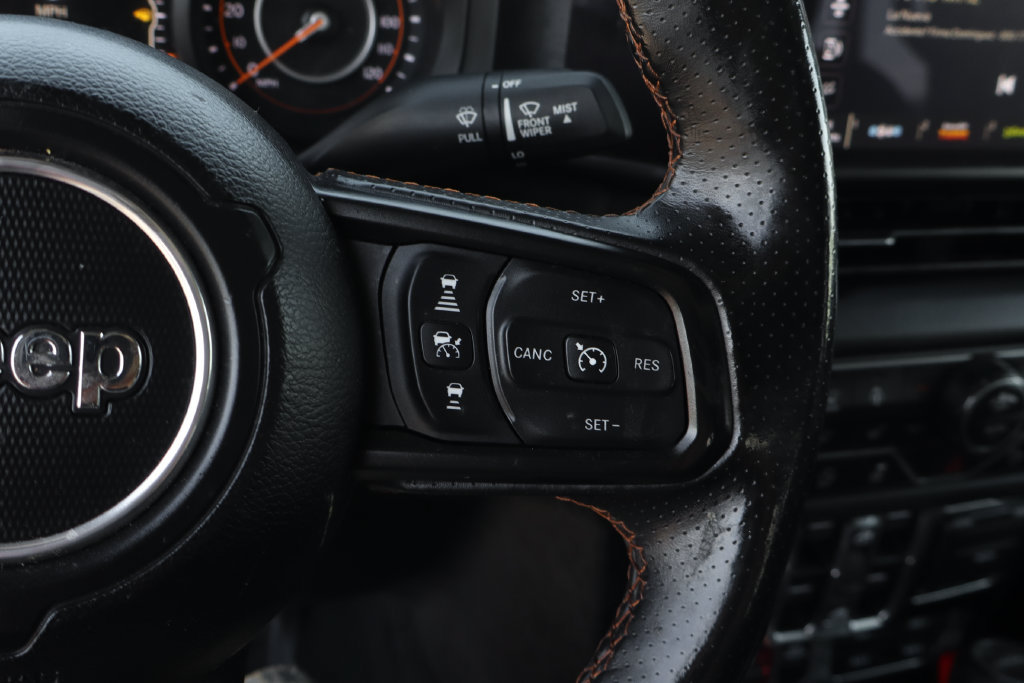 Used 2024 Jeep Gladiator Mojave AWD/4WD image 27