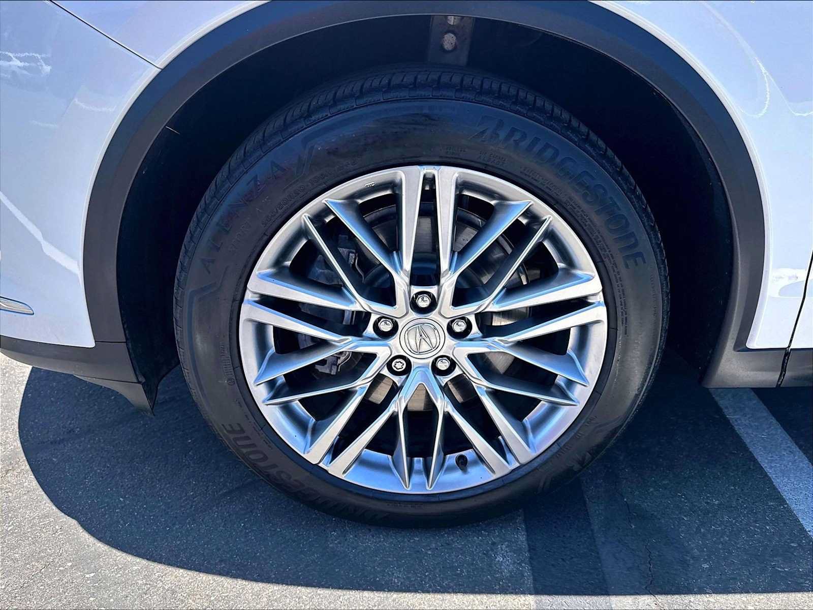 Used 2023 Acura MDX SH-AWD w/ Advance Package image 12
