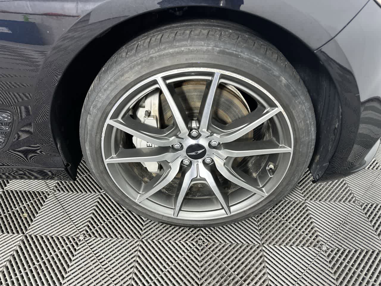 Used 2025 Genesis G70 2.5T image 10