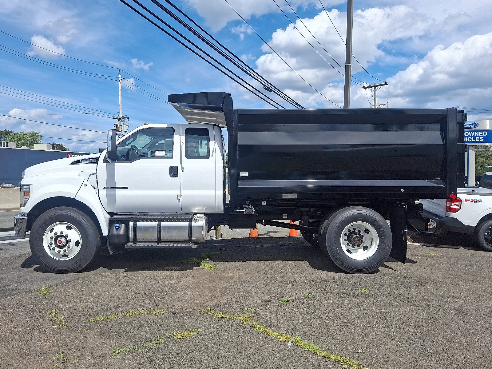 New 2025 Ford F750 2WD SuperCab Super Duty image 7