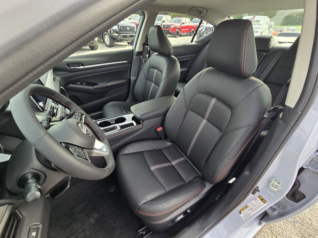 Certified 2025 Nissan Altima 2.5 SR image 12