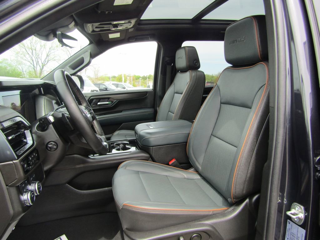 Used 2025 GMC Yukon XL AT4 w/ AT4 Premium Package AWD/4WD image 12