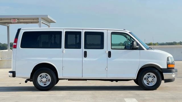 Used 2017 Chevrolet Express 2500 LT w/ LT Preferred Equipment Group image 6