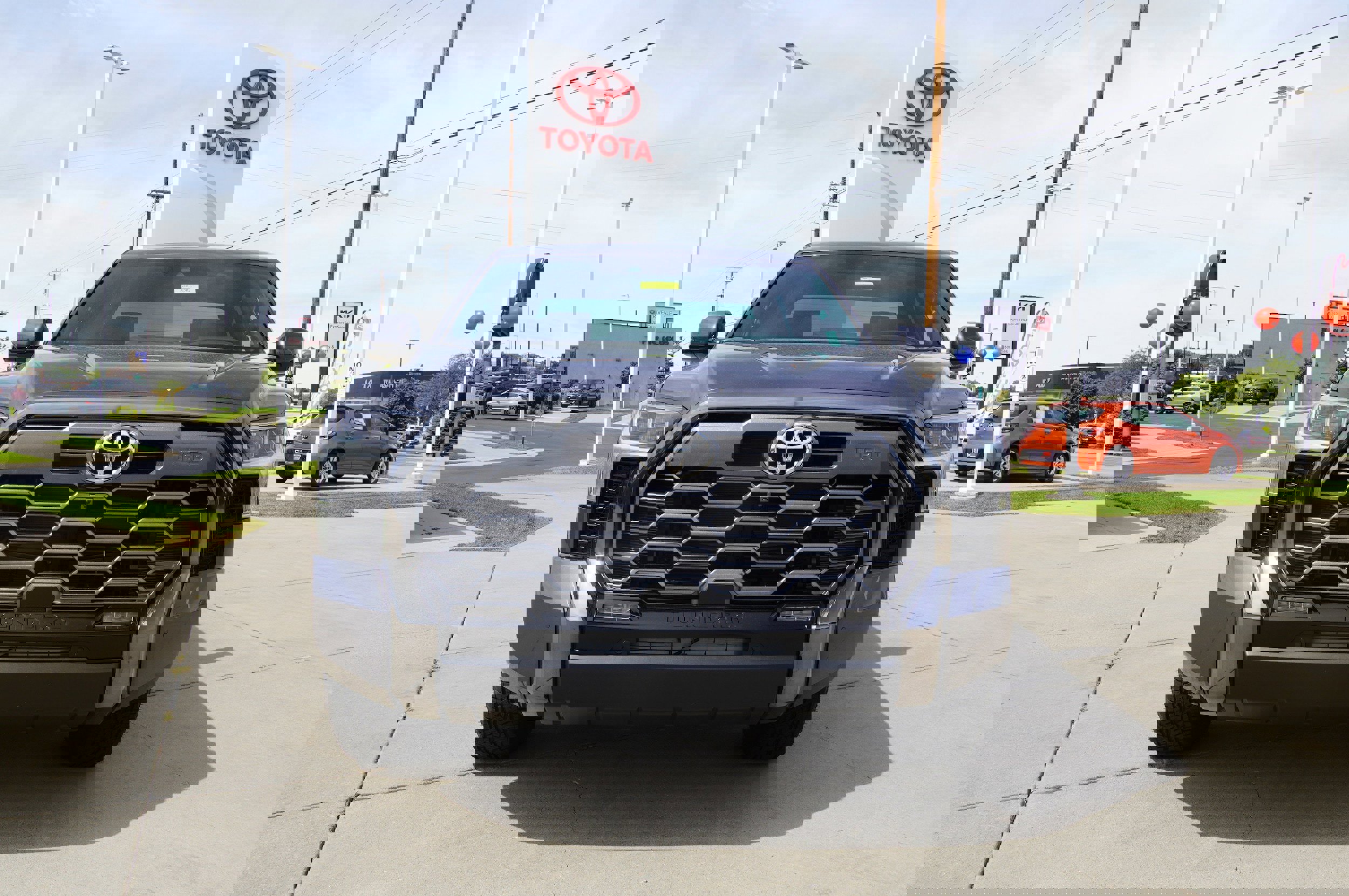 New 2026 Toyota Tundra Platinum w/ TRD Off-Road Package image 3