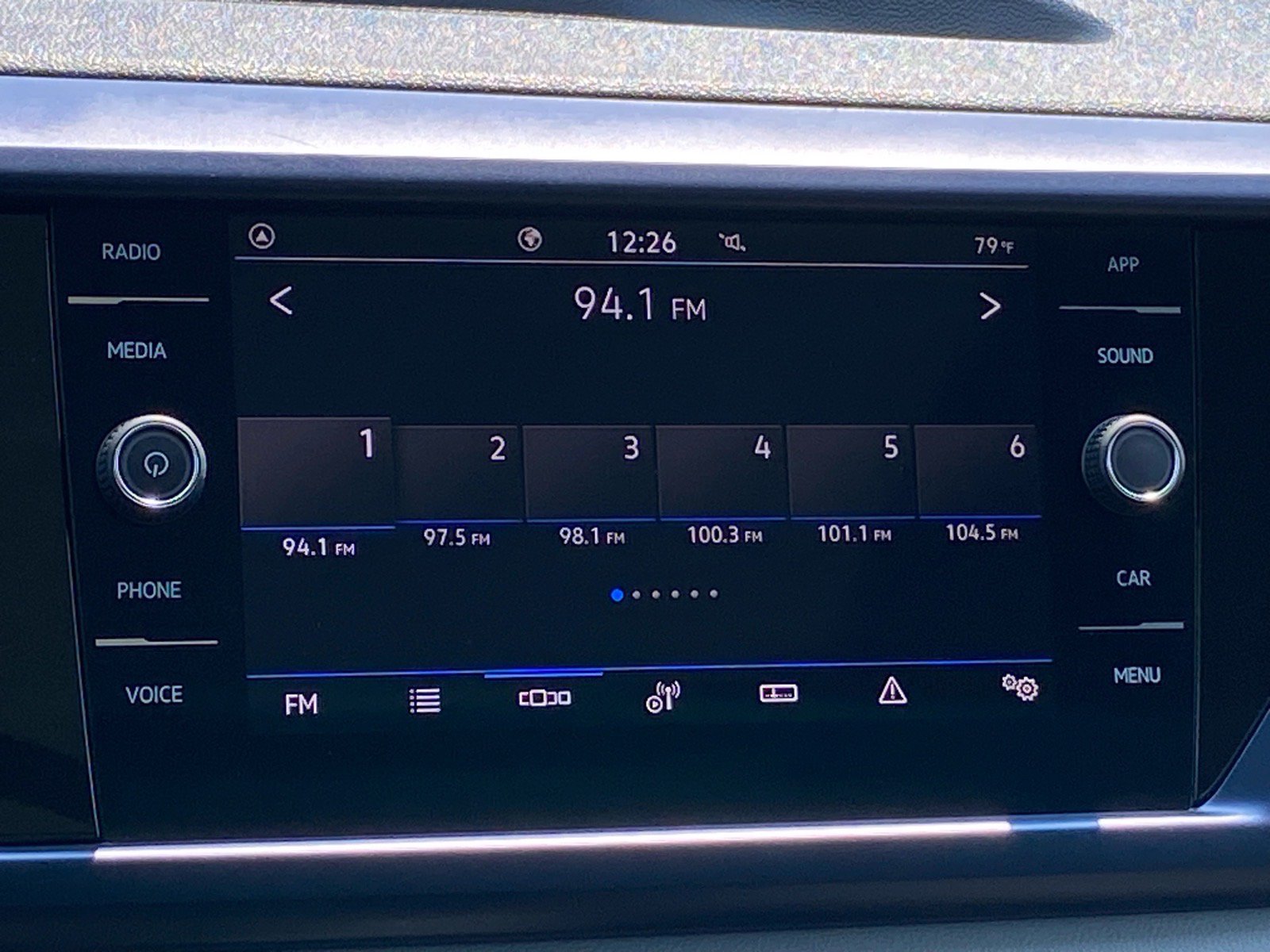 Certified 2023 Volkswagen Taos SE w/ Panoramic Sunroof Package FWD image 8
