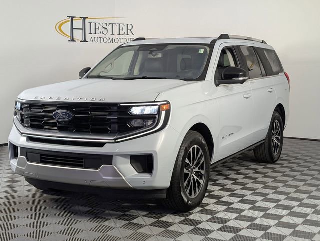 Used 2025 Ford Expedition Platinum image 4