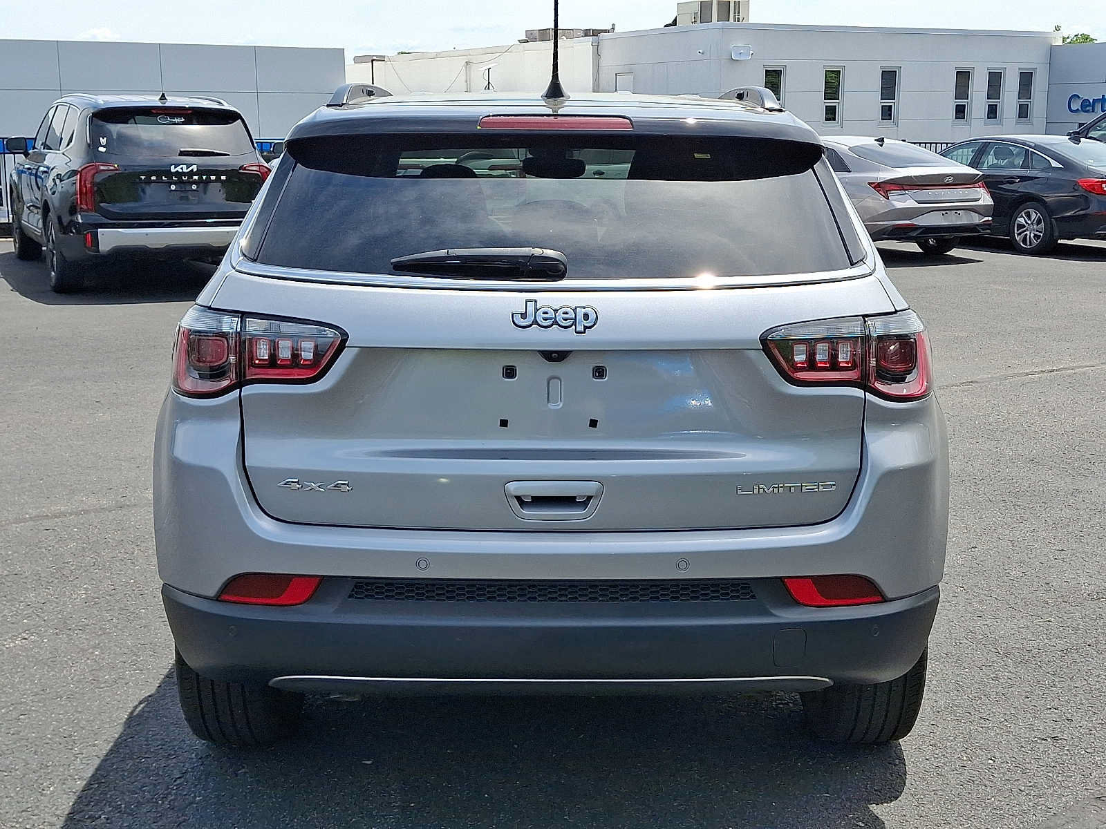 Used 2024 Jeep Compass Limited AWD/4WD image 5