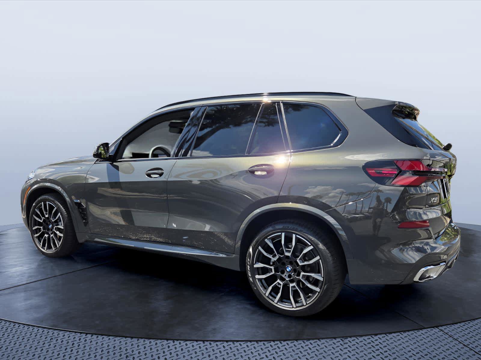 Certified 2026 BMW X5 xDrive40i w/ M Sport Package AWD/4WD image 4