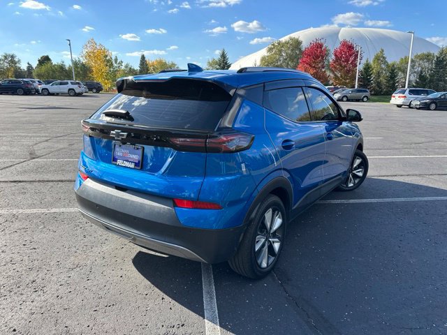 Used 2023 Chevrolet Bolt EUV LT w/ Convenience Package FWD image 3