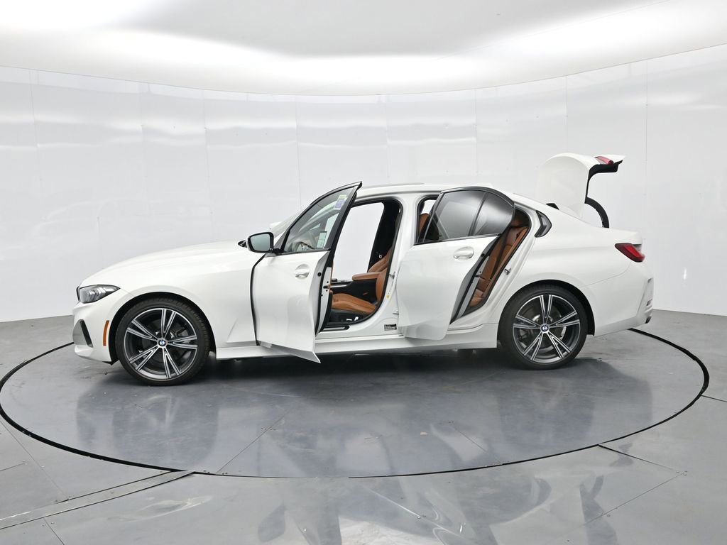 Used 2023 BMW 330i Sedan w/ Driving Assistance Package image 33
