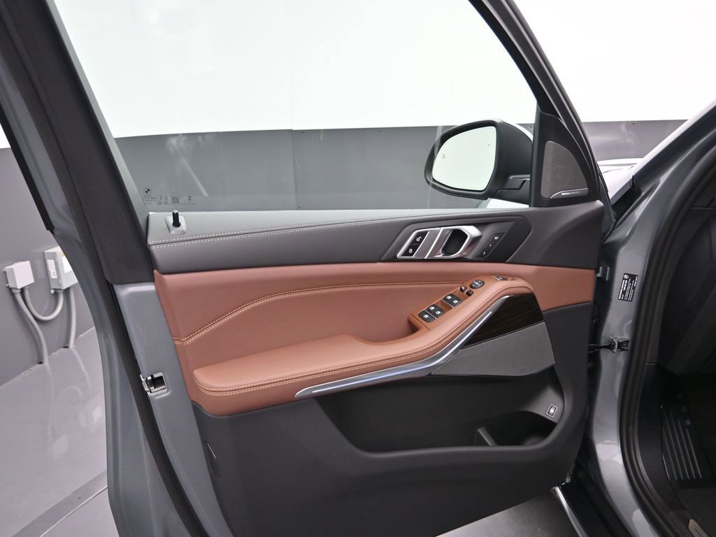 New 2026 BMW X5 xDrive50e AWD/4WD image 5