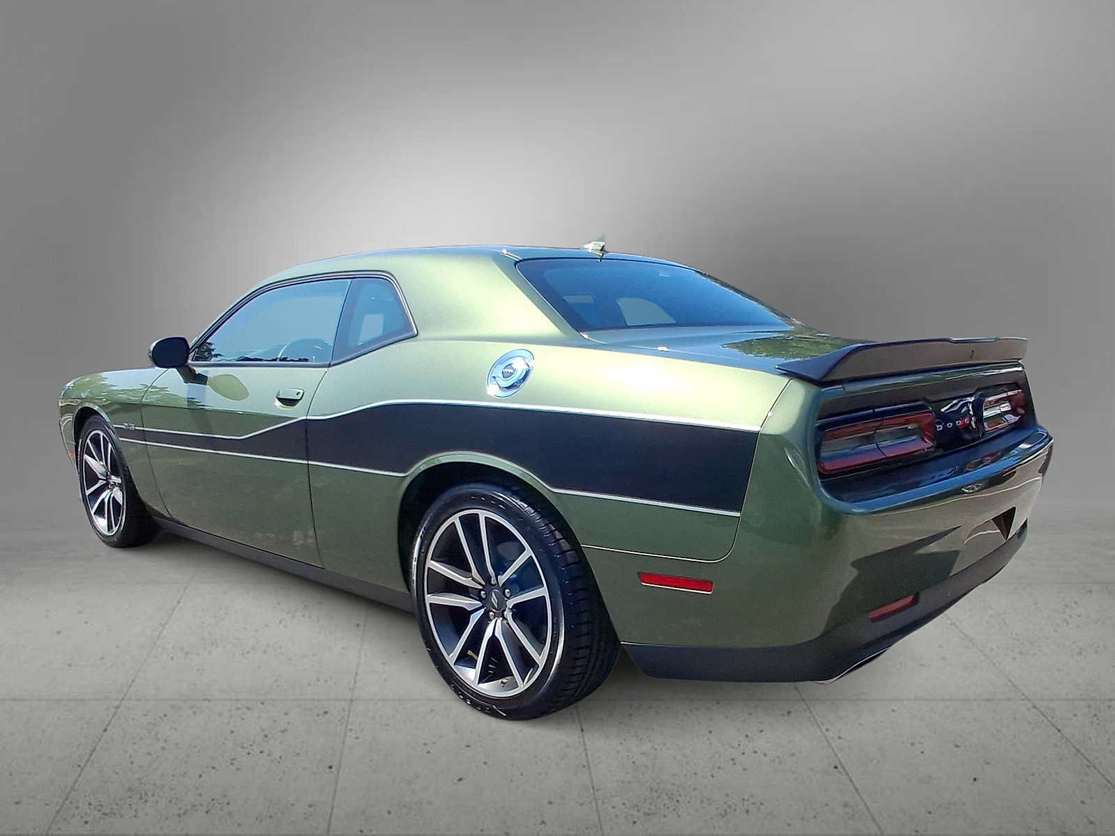 Used 2023 Dodge Challenger R/T RWD image 6