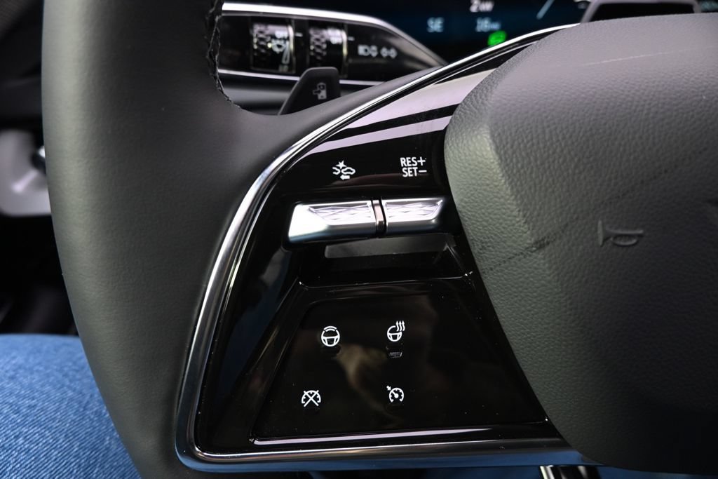 New 2026 Cadillac Optiq Luxury 1 w/ LPO, Floor Liner Package AWD/4WD image 32
