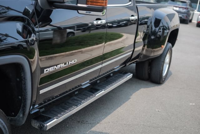 Used 2015 GMC Sierra 3500 Denali w/ Duramax Plus Package AWD/4WD image 18