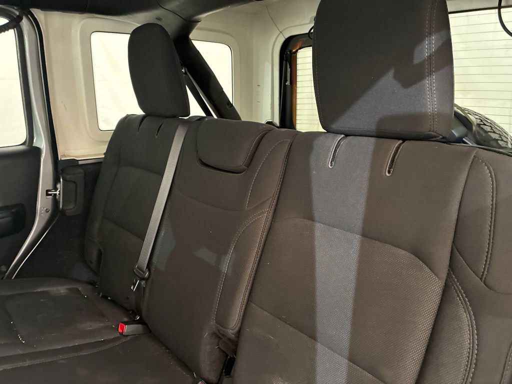 Used 2018 Jeep Wrangler Unlimited Sport S AWD/4WD image 9